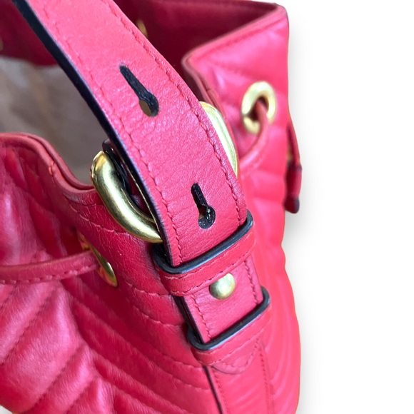 Gucci GG Marmot Matellasé Sylvie Bag in Hibiscus - Picture 15 of 17